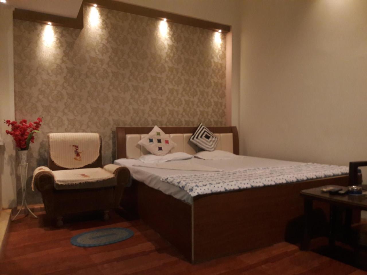 Buddha Guest House Waranasi Zewnętrze zdjęcie