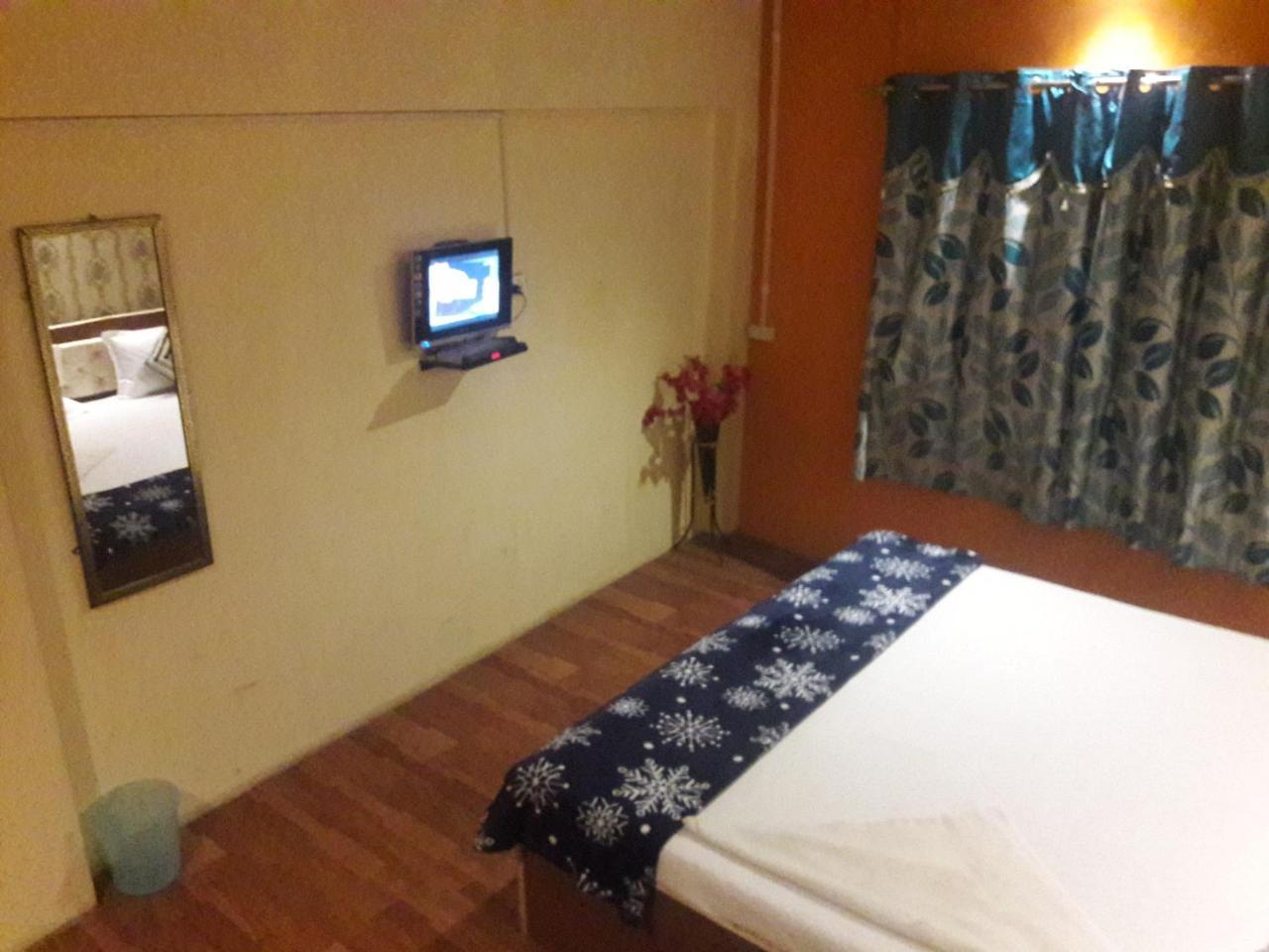 Buddha Guest House Waranasi Zewnętrze zdjęcie