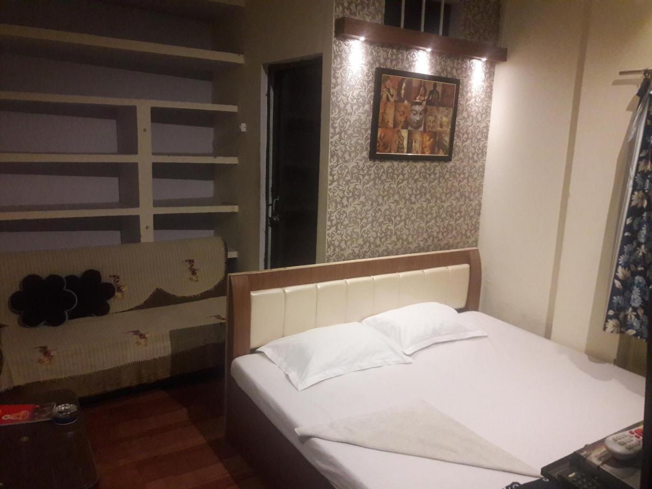 Buddha Guest House Waranasi Zewnętrze zdjęcie