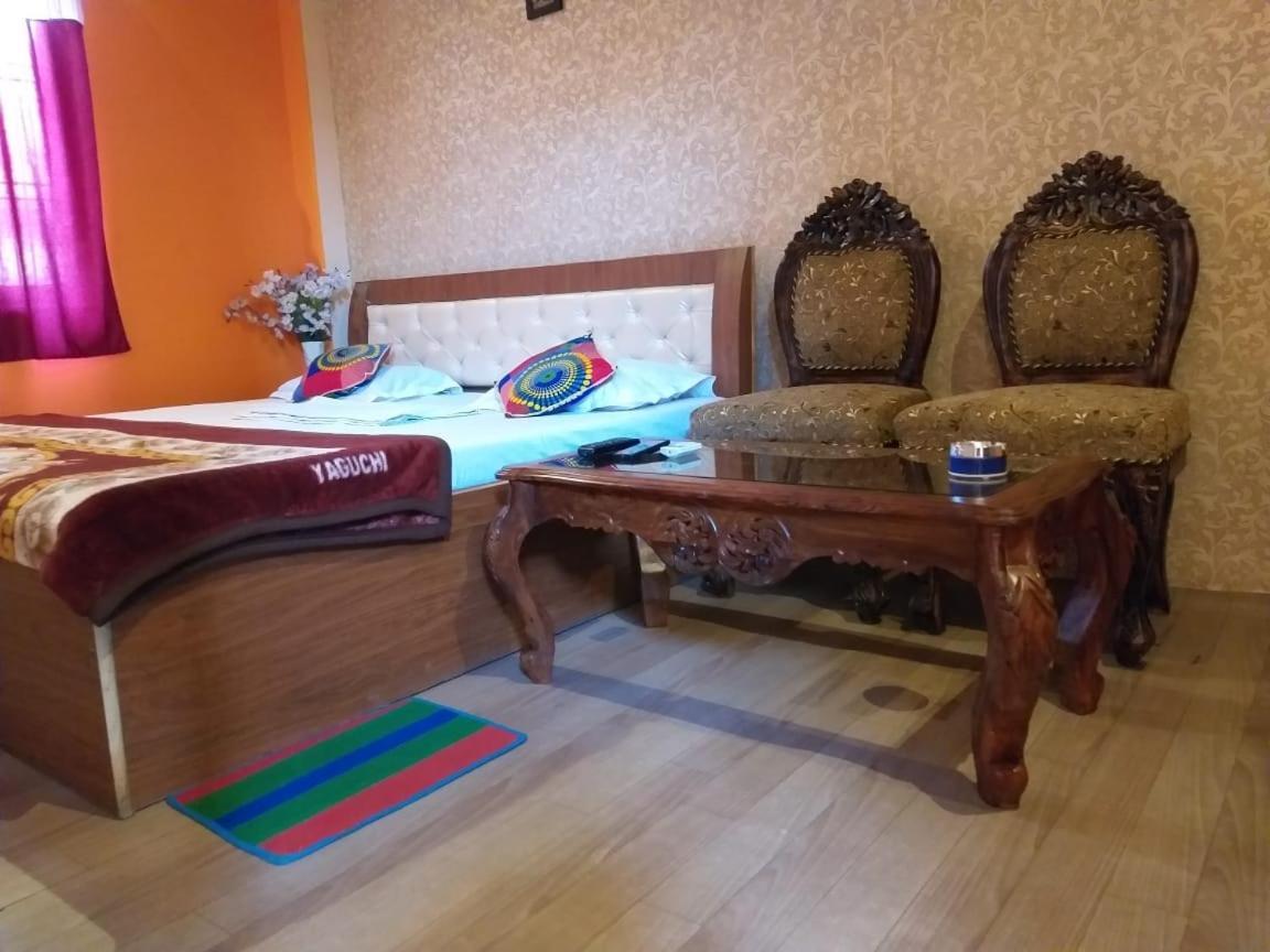 Buddha Guest House Waranasi Zewnętrze zdjęcie